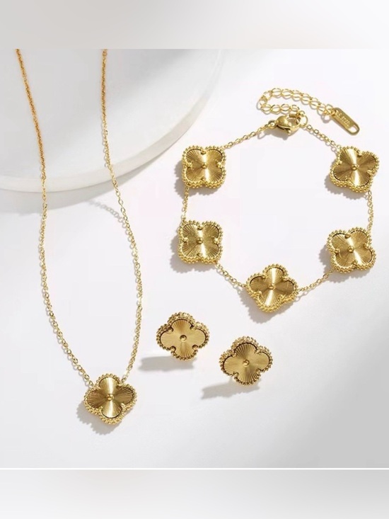Gold Four-Leaf Clover Necklace Bracelet Earrings